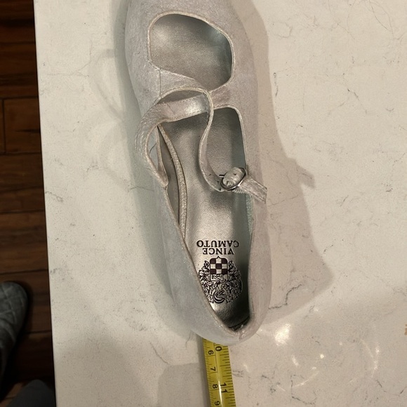 Vince  Camuto slippers - Picture 8 of 8